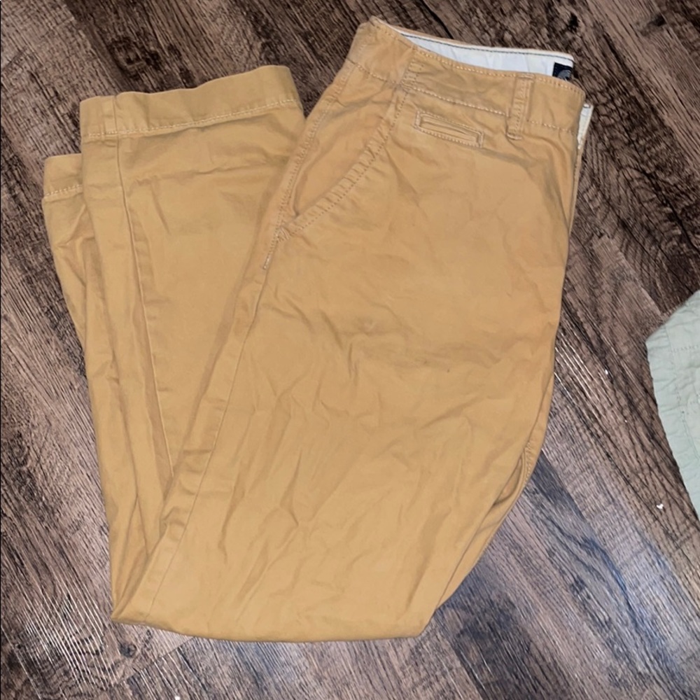 American Eagle- Original Straight Khaki Pants
